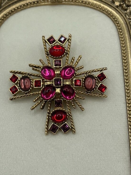 Unbranded Jewelry - BYZANTINE MALTESE Cross Brooch Gold Tone Pink Red Purple Violet Cabochon Crystal